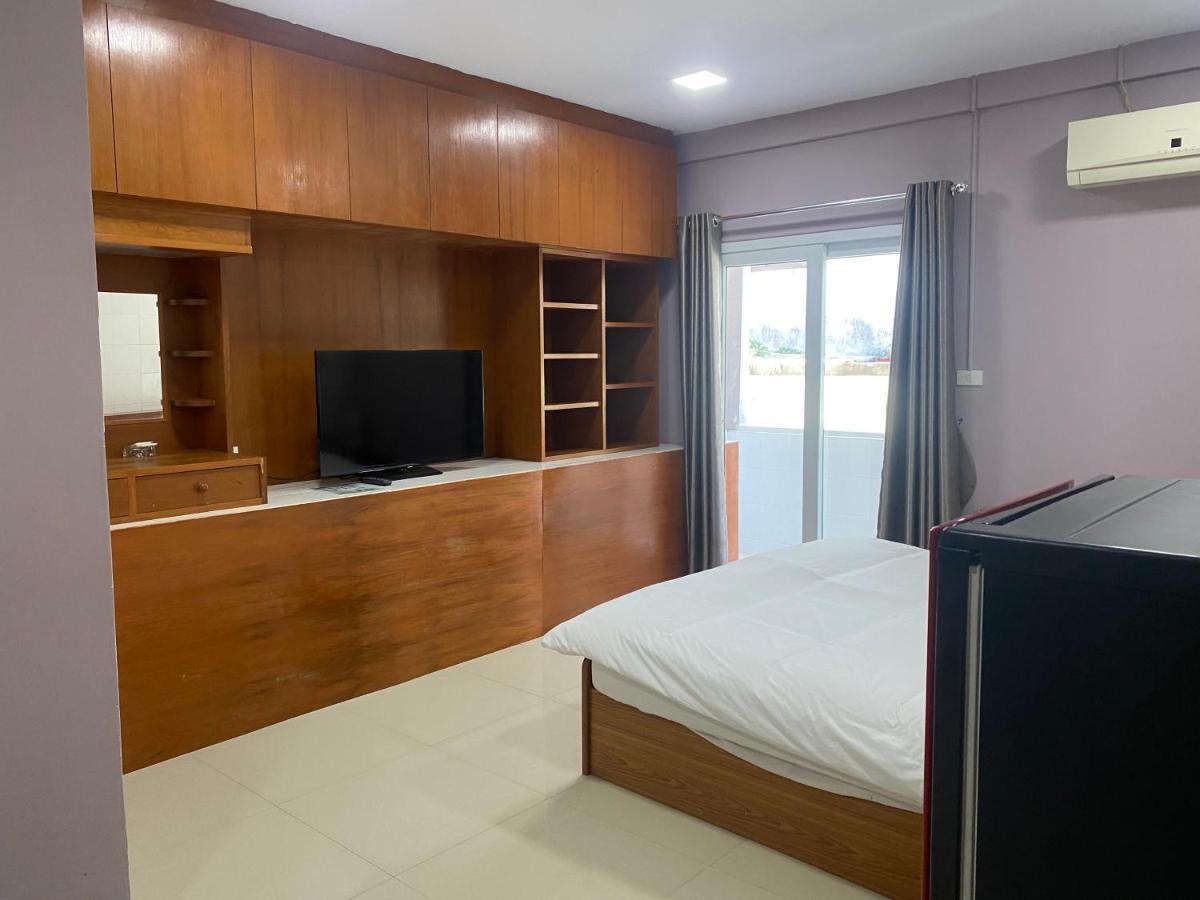 Hug Me Guesthouse Pattaya Exterior foto