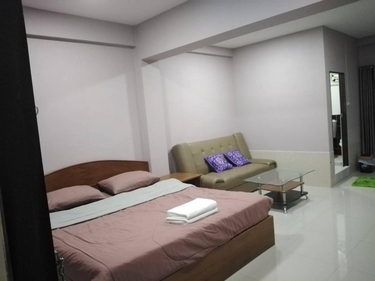 Hug Me Guesthouse Pattaya Exterior foto